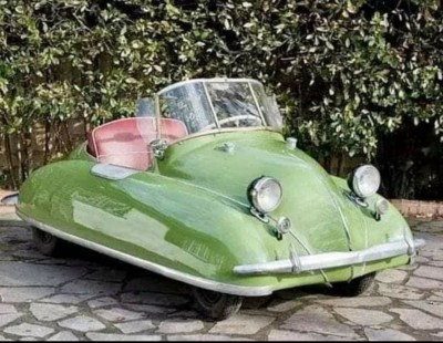 1946 итальянский мини-автомобиль Volugrafo с одноместным сиденьем.jpg